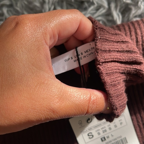 Zara Turtle Neck Top - Picture 3 of 3